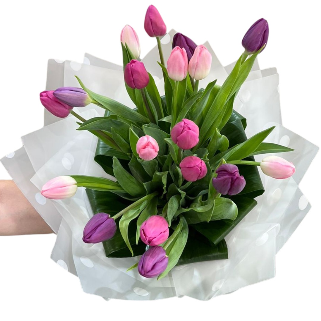 Ramo de 18 flores tulipanes con papel coreano white