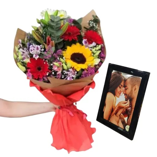 Ramo de flores de estacion holiday con portaretrato y foto
