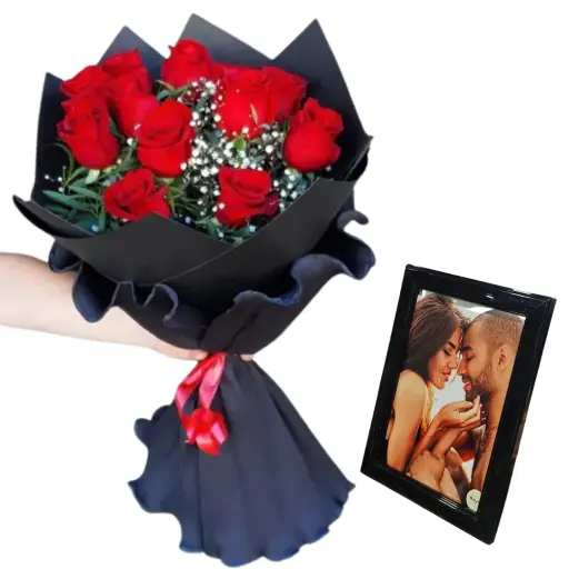 ramo de 12 rosas rojas black con portaretrato y foto