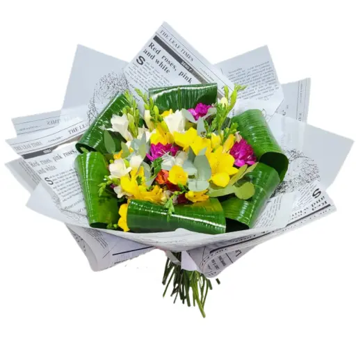 Ramo de flores fresias multicolor con papel coreano